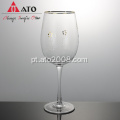Copos de goble de champanhe com copos de vinho transparentes
